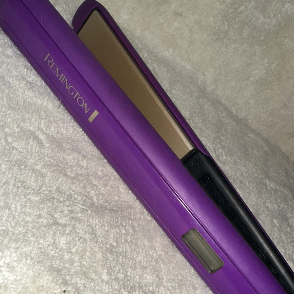 Remington Vibrant Purple Hair Tool